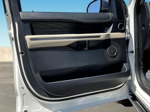Used 2020 Ford Expedition Max Platinum AWD/4WD image 19