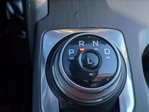 Used 2022 Ford Escape SE w/ SE Sport Appearance Package image 30