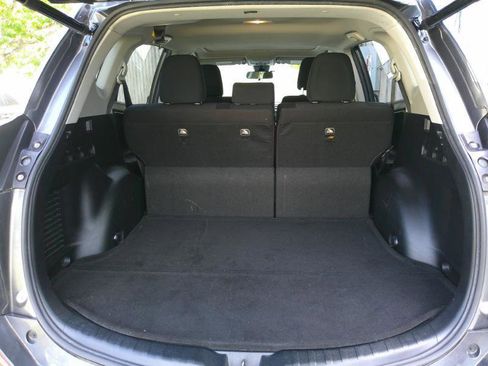 Used 2018 Toyota RAV4 XLE image 9