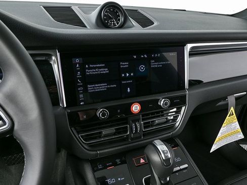 New 2026 Porsche Macan image 13