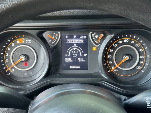 Used 2024 Jeep Wrangler Sport image 22