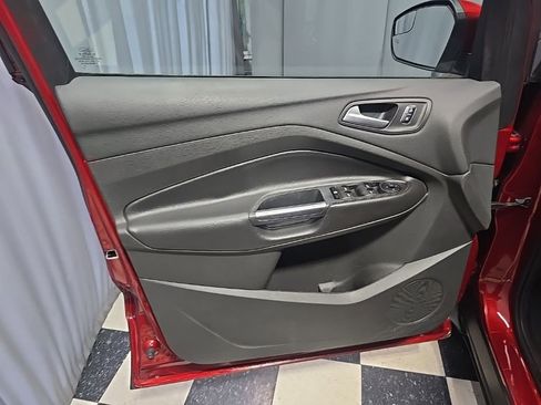 Used 2017 Ford Escape SE AWD/4WD image 17