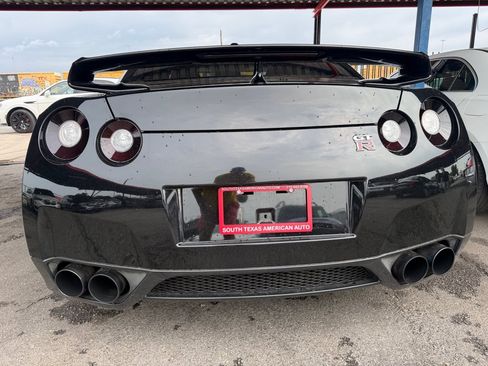Used 2010 Nissan GT-R Premium AWD/4WD image 24
