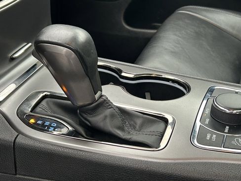 Used 2019 Jeep Grand Cherokee Limited X image 10