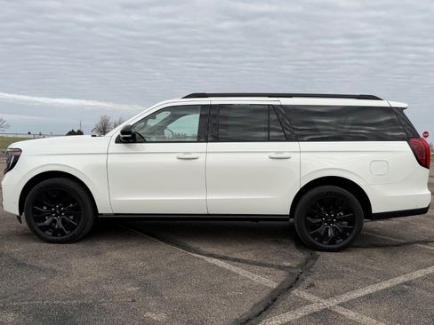 Certified 2025 Ford Expedition Max Platinum w/ Stealth Appearance Package image 15