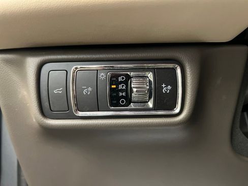 Used 2023 Lincoln Aviator AWD w/ Premium Package image 26