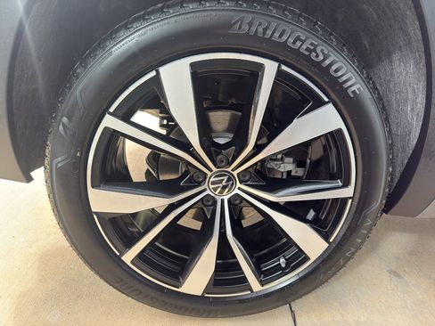 New 2026 Volkswagen Atlas Cross Sport SEL Premium R-Line image 20