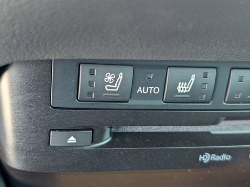 Used 2019 Lexus ES 350 w/ Accessory Package 2 FWD image 18