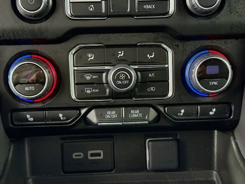 Used 2024 Chevrolet Tahoe LT image 16