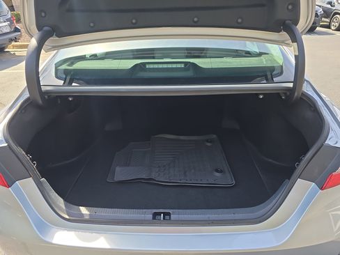 Used 2024 Toyota Camry SE image 13