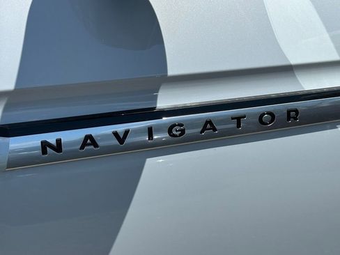 New 2026 Lincoln Navigator Reserve AWD/4WD image 29