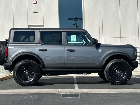 New 2026 Ford Bronco Big Bend w/ Black Diamond Package image 2