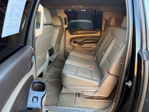 Used 2018 Chevrolet Suburban LT image 18