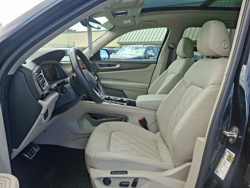 Certified 2025 Volkswagen Atlas SEL Premium R-Line image 14