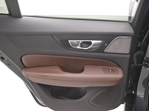 Certified 2025 Volvo V60 B5 Cross Country Ultra AWD/4WD image 21