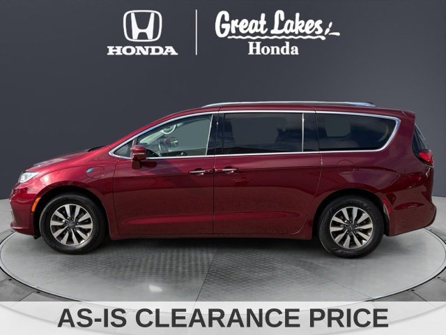 Used 2021 Chrysler Pacifica Touring-L FWD image 3