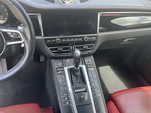 Used 2020 Porsche Macan image 15