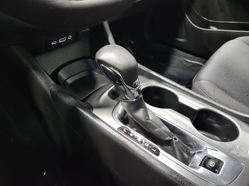 Used 2023 Chevrolet Malibu LS FWD image 30