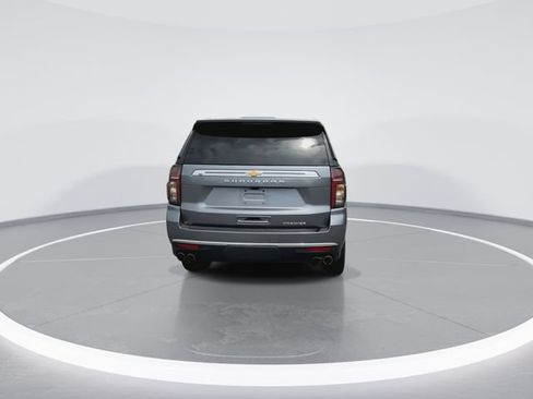 Used 2021 Chevrolet Suburban Premier w/ Premium Package AWD/4WD image 10