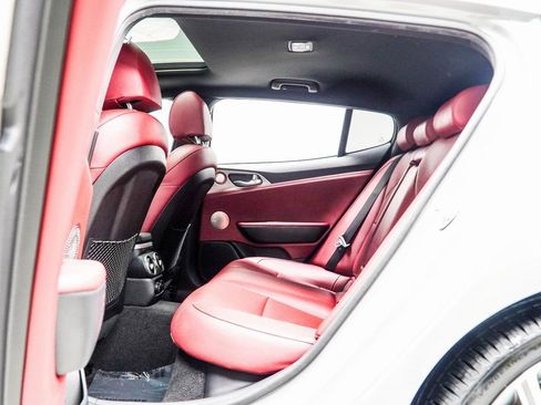 Used 2020 Kia Stinger GT1 image 36