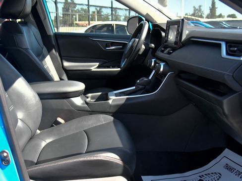 Used 2020 Toyota RAV4 XLE Premium FWD image 45