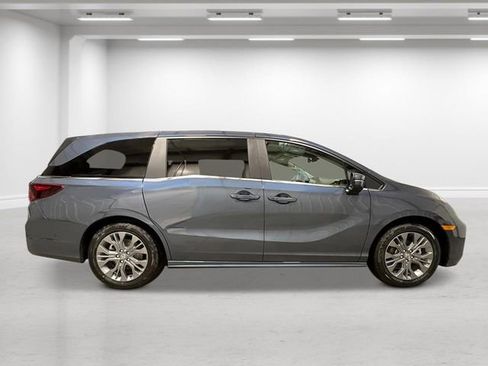 New 2026 Honda Odyssey Touring image 7