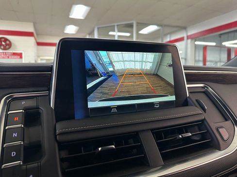 Used 2024 Chevrolet Suburban Premier image 28