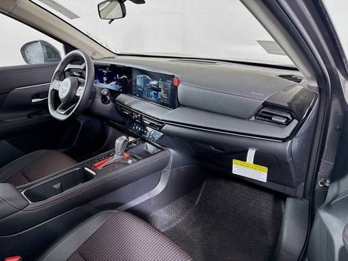 New 2025 Nissan Kicks SR image 25