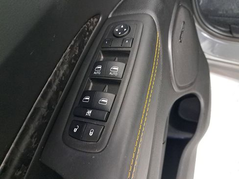 Used 2023 Dodge Durango R/T w/ Hemi Orange Plus Package image 16