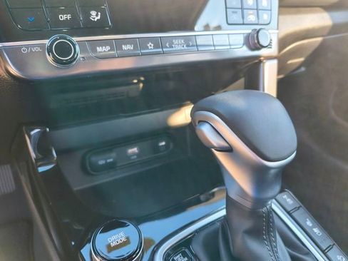 Certified 2024 Kia Seltos SX w/ SX Sunroof Package image 22