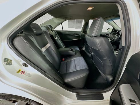 Used 2013 Toyota Camry SE image 30