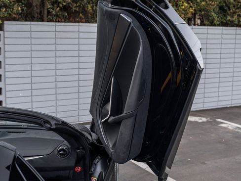 Used 2024 McLaren 750S Spider RWD image 31