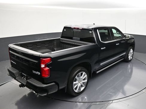 Used 2026 Chevrolet Silverado 1500 High Country AWD/4WD image 17