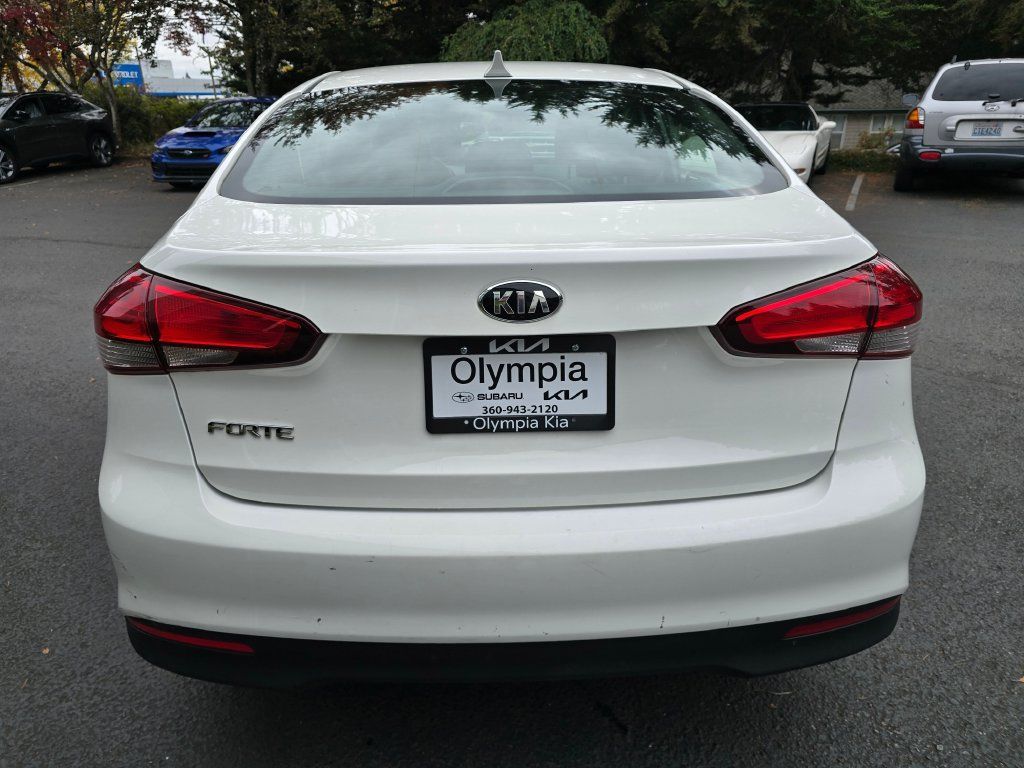 Used 2017 Kia Forte LX FWD image 4
