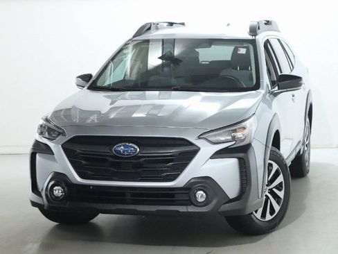 Certified 2024 Subaru Outback Premium AWD/4WD image 3