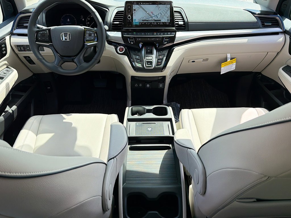 New 2026 Honda Odyssey Touring image 11