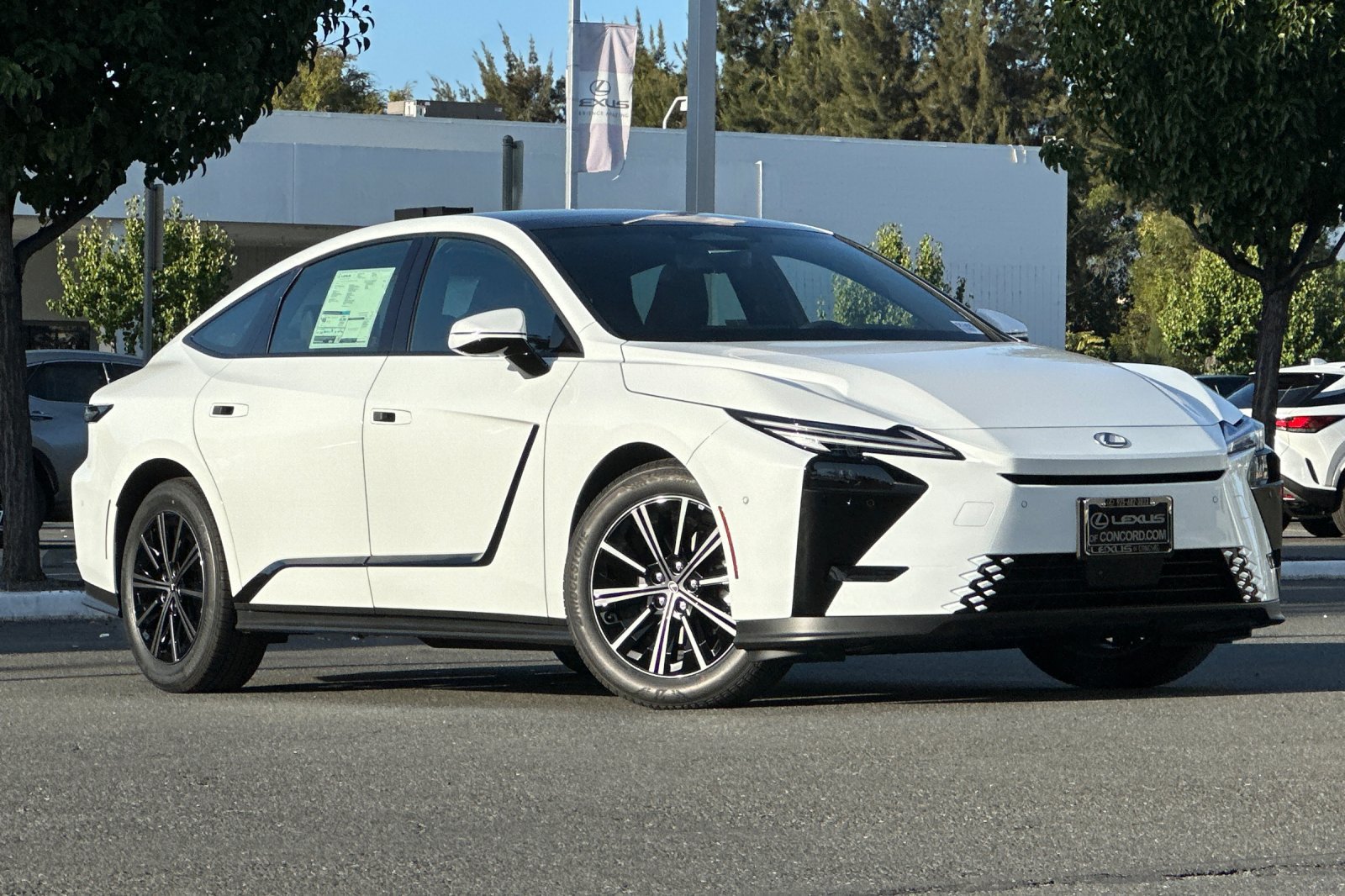 New 2026 Lexus ES 350h w/ Cold Area Package FWD image 2