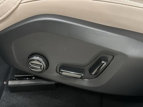 New 2026 Volvo XC60 B5 Plus w/ Protection Package Premier image 24