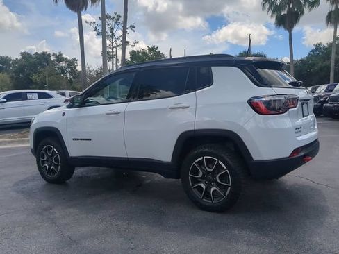 Used 2025 Jeep Compass Trailhawk AWD/4WD image 7