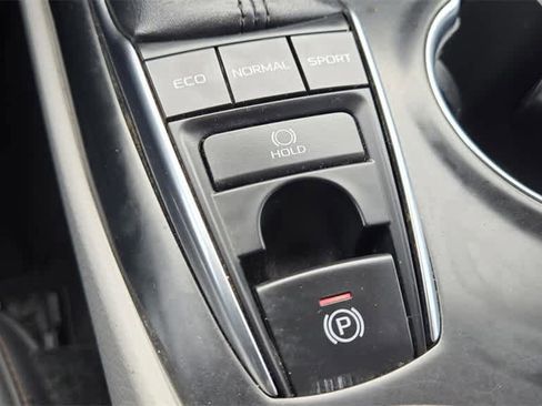 Used 2019 Toyota Camry XLE image 17