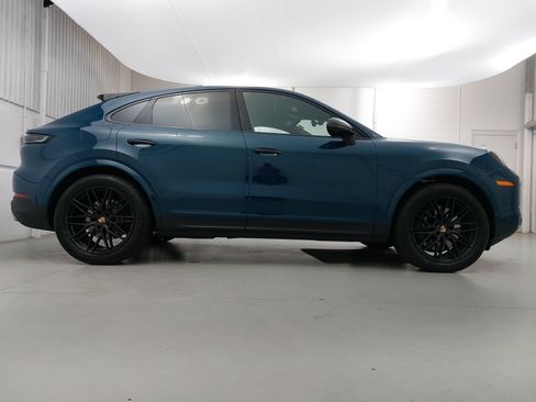 Certified 2025 Porsche Cayenne Coupe AWD/4WD image 8