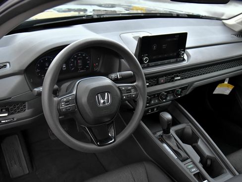 Used 2025 Honda Accord SE image 14