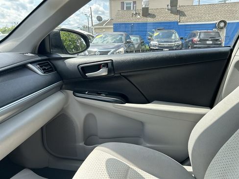 Used 2014 Toyota Camry LE FWD image 13