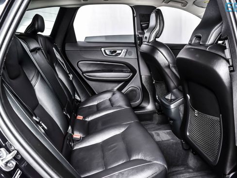 Used 2025 Volvo XC60 B5 Plus image 23