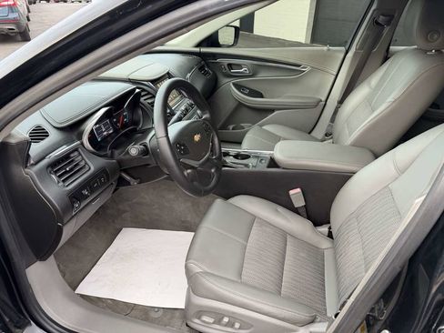 Used 2016 Chevrolet Impala LT w/ Convenience Package image 10
