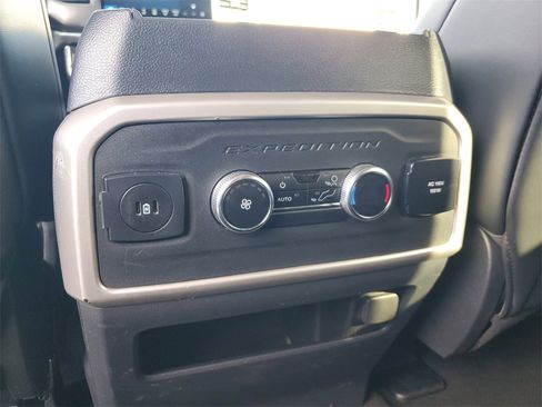 Used 2024 Ford Expedition Max XLT image 15