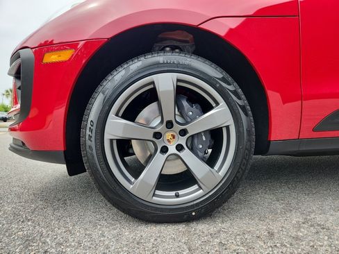 New 2026 Porsche Macan image 9