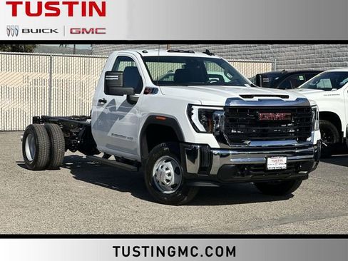 New 2026 GMC Sierra 3500 Pro AWD/4WD image 1