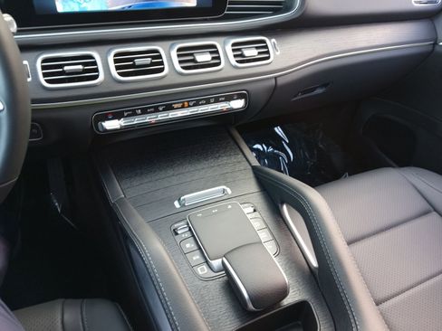 Used 2025 Mercedes-Benz GLE 350 4MATIC image 18