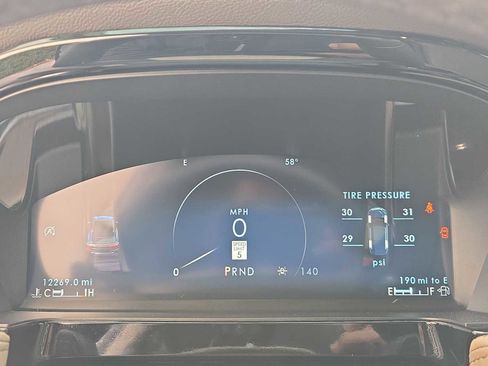 Used 2024 Lincoln Corsair AWD w/ Equipment Group 101A image 23